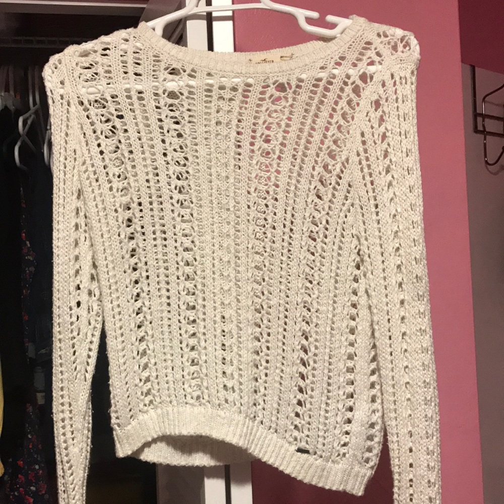 White Hollister sweater size Medium